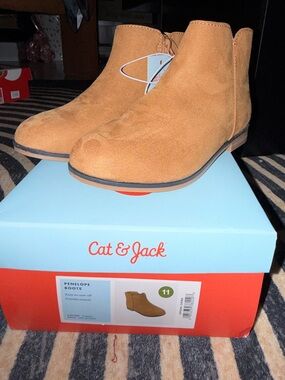 Cat & Jack Tan Suede Chelsea Ankle Boots size 11